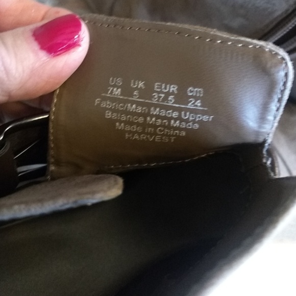 😍Taupe suede booties😍 - Picture 5 of 5